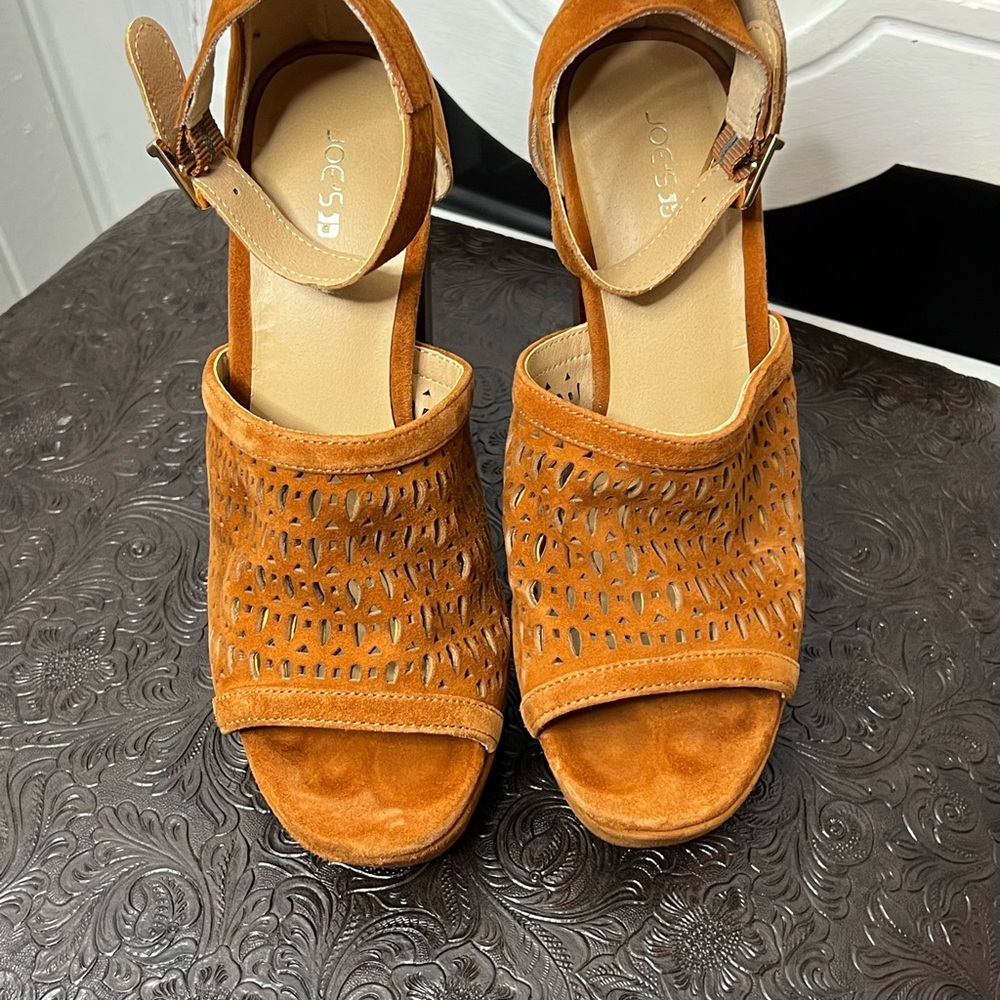 Joes Jeans brown suede heels
